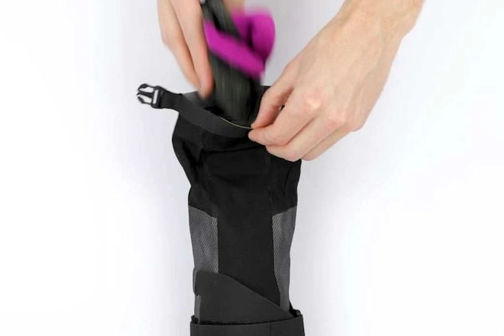 Apidura Expedition Downtube Pack 11 Apidura Expedition Downtube Pack â Image 9