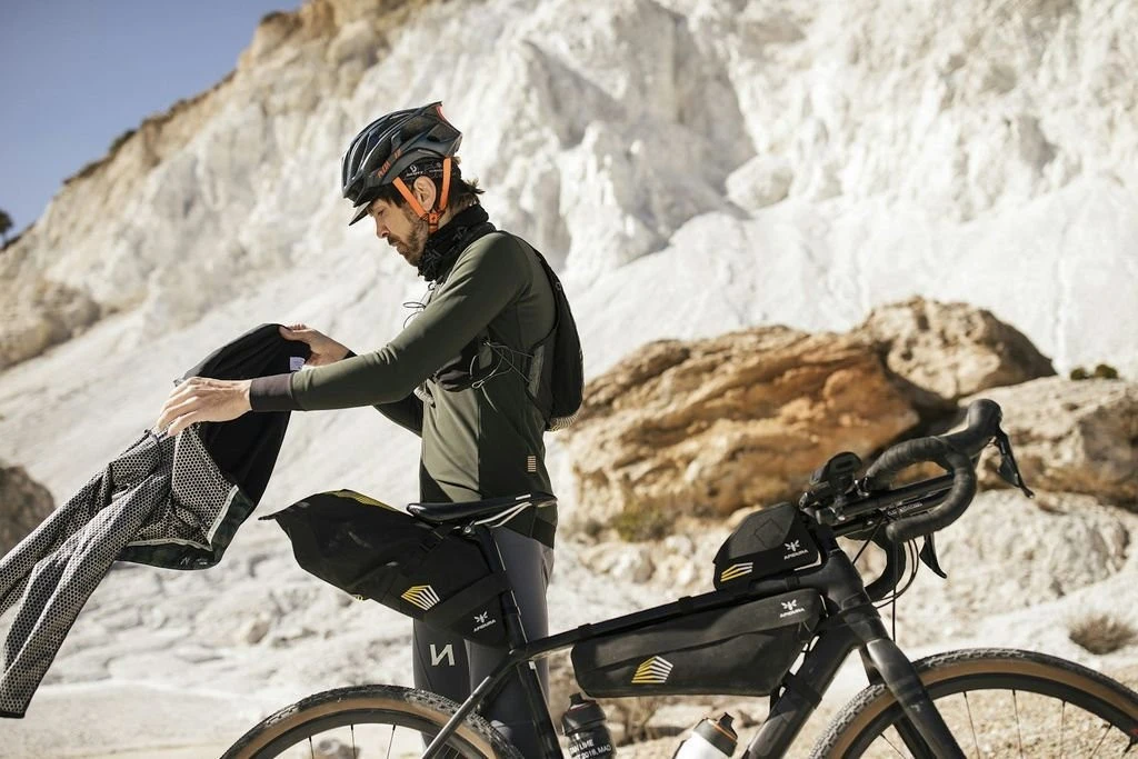 Apidura Racing Saddle Pack 22 Apidura Racing Saddle Pack – Image 20